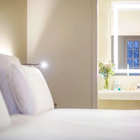 Mercure Centre Place Bretagne Отель Ренн