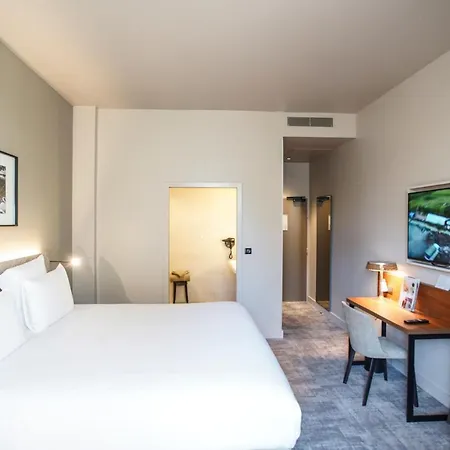 Отель Mercure Centre Place Bretagne Ренн